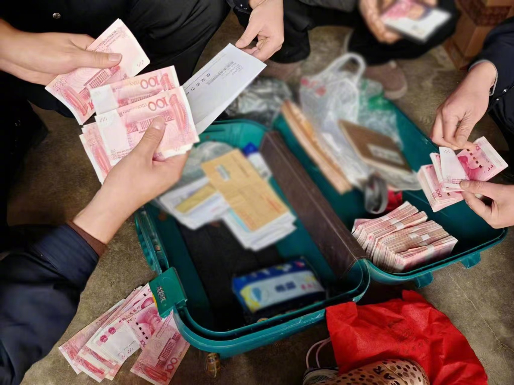 最新带现金几十万能过安检方法分析(最方便真实的上海携带现金过安检有具体规定吗方法)